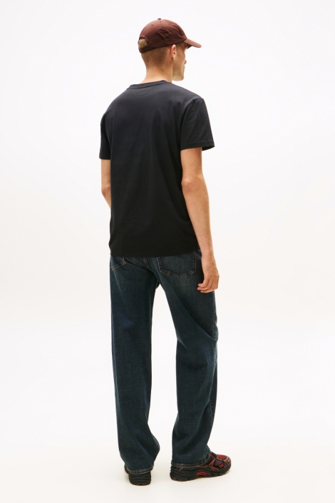 Tommy Jeans zwarte heren t-shirt | Model