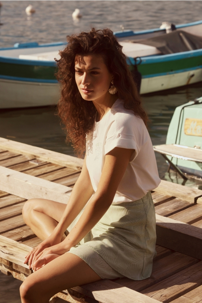 Lofty Manner witte dames t-shirt | Sfeerbeeld, In situatie