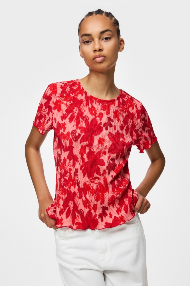 Pieces rode dames t-shirt | Model vooraanzicht
