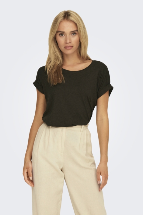 Only bruine dames t-shirt | Model vooraanzicht