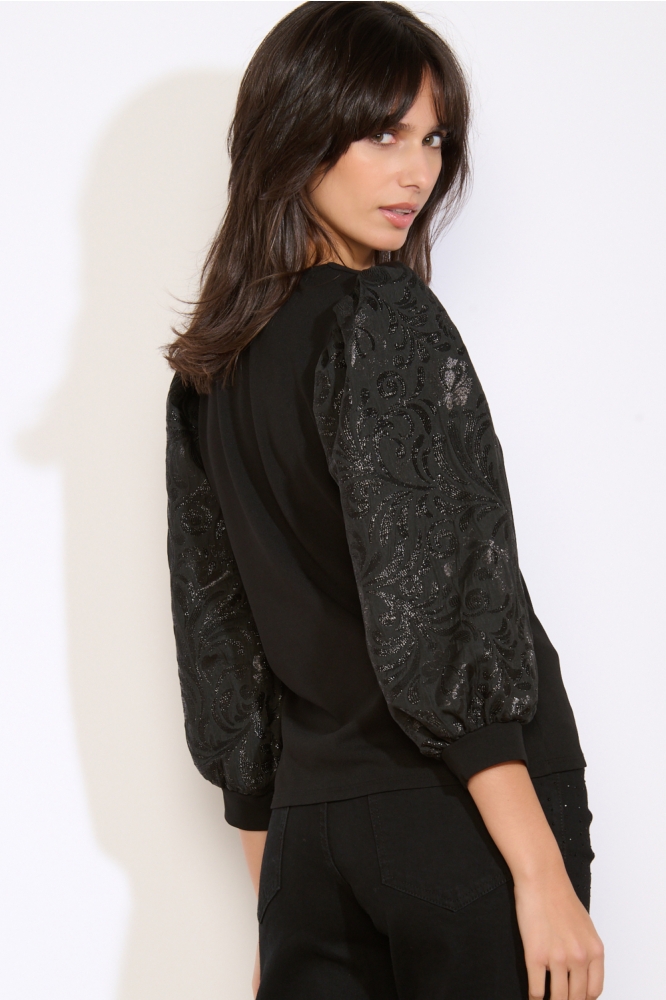 LolaLiza zwarte dames t-shirt | Model achteraanzicht