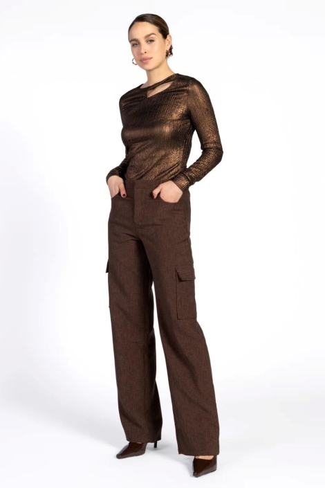 Aaiko koperen dames t-shirt | Model