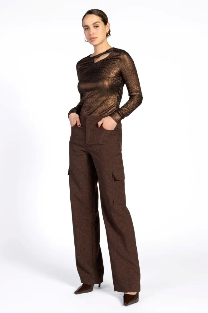 Aaiko koperen dames t-shirt | Model