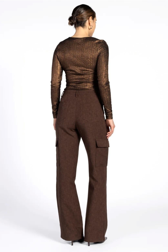 Aaiko koperen dames t-shirt | Model achteraanzicht