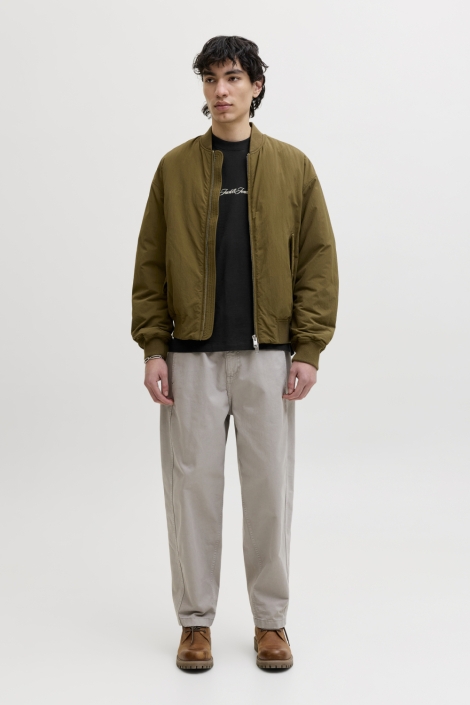 Jack & Jones zwarte heren t-shirt | Sfeerbeeld, In situatie