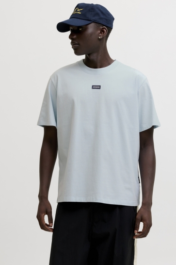 Jack & Jones T-shirt JCOCLUB BADGE TEE SS CREW NECK 12295036 OMPHALODES