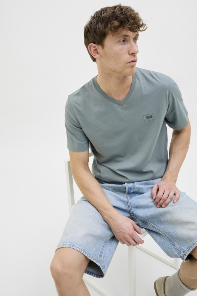 Jack & Jones blauwe heren t-shirt | Model vooraanzicht