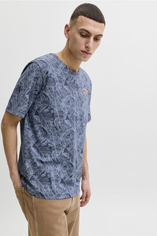 Jack & Jones blauwe heren t-shirt | Model zijaanzicht