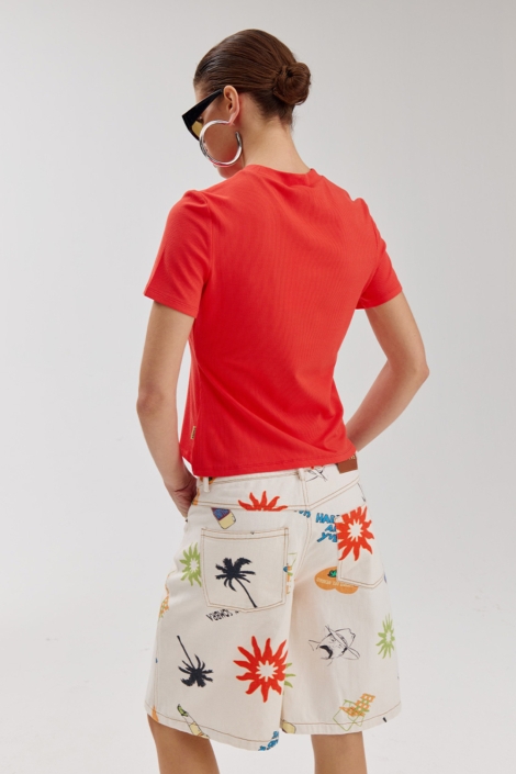 Harper & Yve rode dames t-shirt | Model achteraanzicht