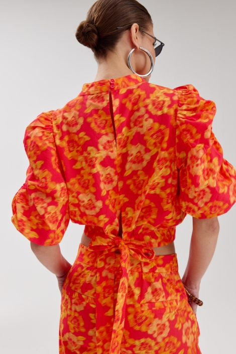 Harper & Yve oranje dames blouse | Model achteraanzicht