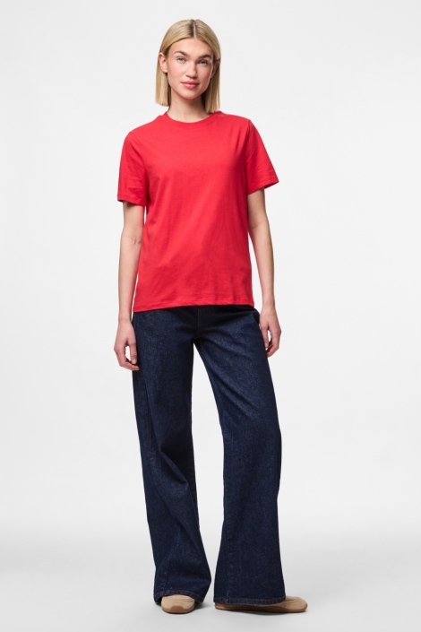 Pieces rode dames t-shirt | Model