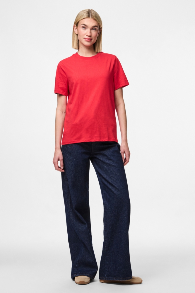 Pieces rode dames t-shirt | Model