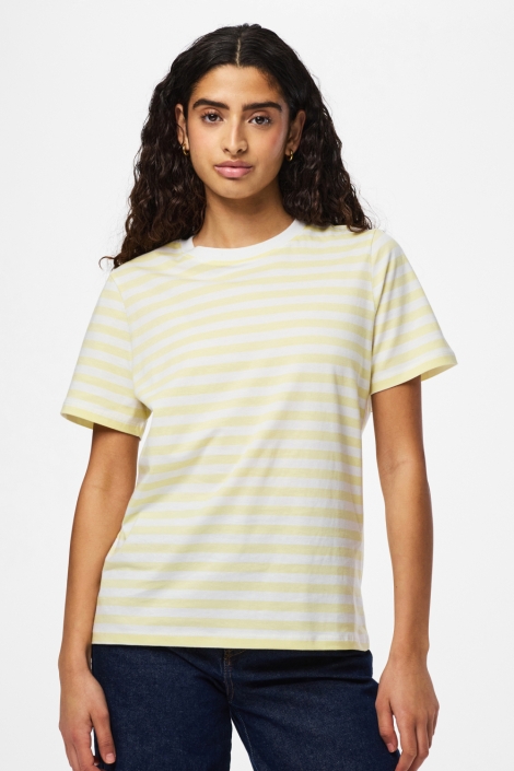Pieces gele dames t-shirt | Model vooraanzicht