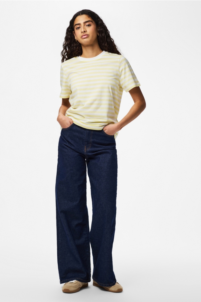 Pieces gele dames t-shirt | Model