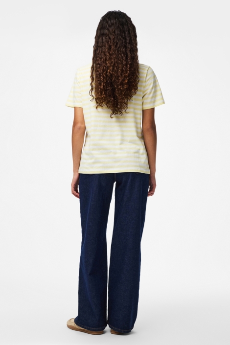 Pieces gele dames t-shirt | Model