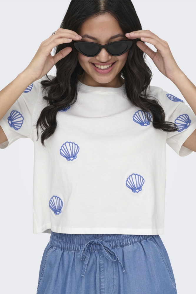 Only witte dames t-shirt | Model vooraanzicht