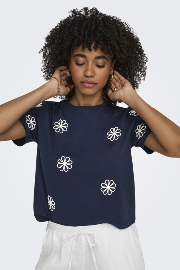 Only T-shirt ONLMARISSE S/S EMB TOP BOX JRS 15372099 NAVY BLAZER/ FLOWER EMB