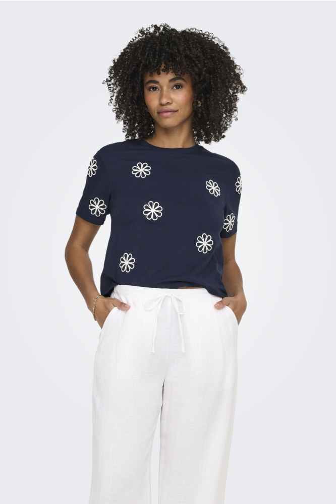 Only blauwe dames t-shirt | Model vooraanzicht