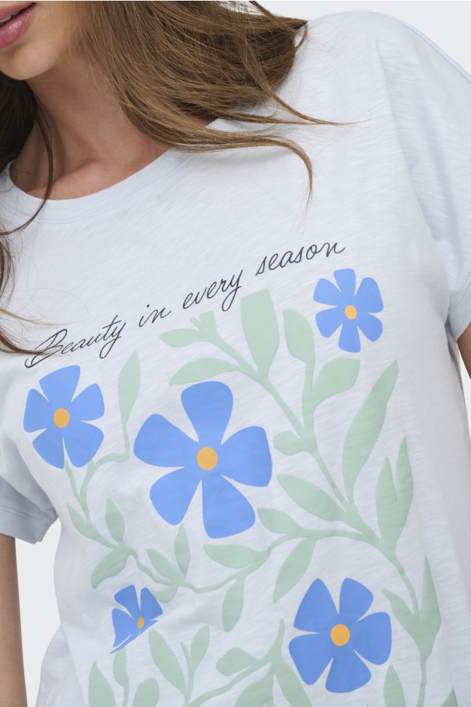 Only blauwe dames t-shirt | Close up