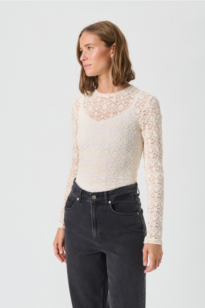 Part Two ecru dames t-shirt | Model vooraanzicht