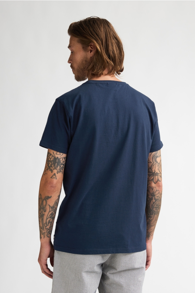 Petrol Industries blauwe heren t-shirt | Model achteraanzicht