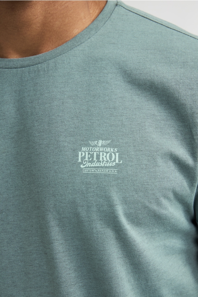 Petrol Industries groene heren t-shirt | Close up
