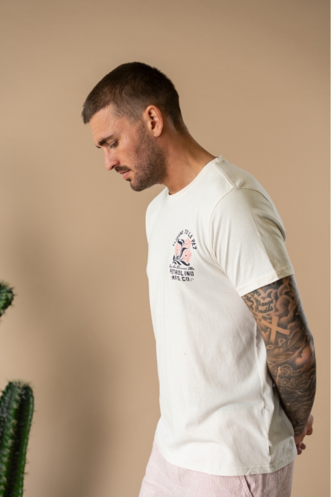 Petrol Industries beige heren t-shirt | Model zijaanzicht