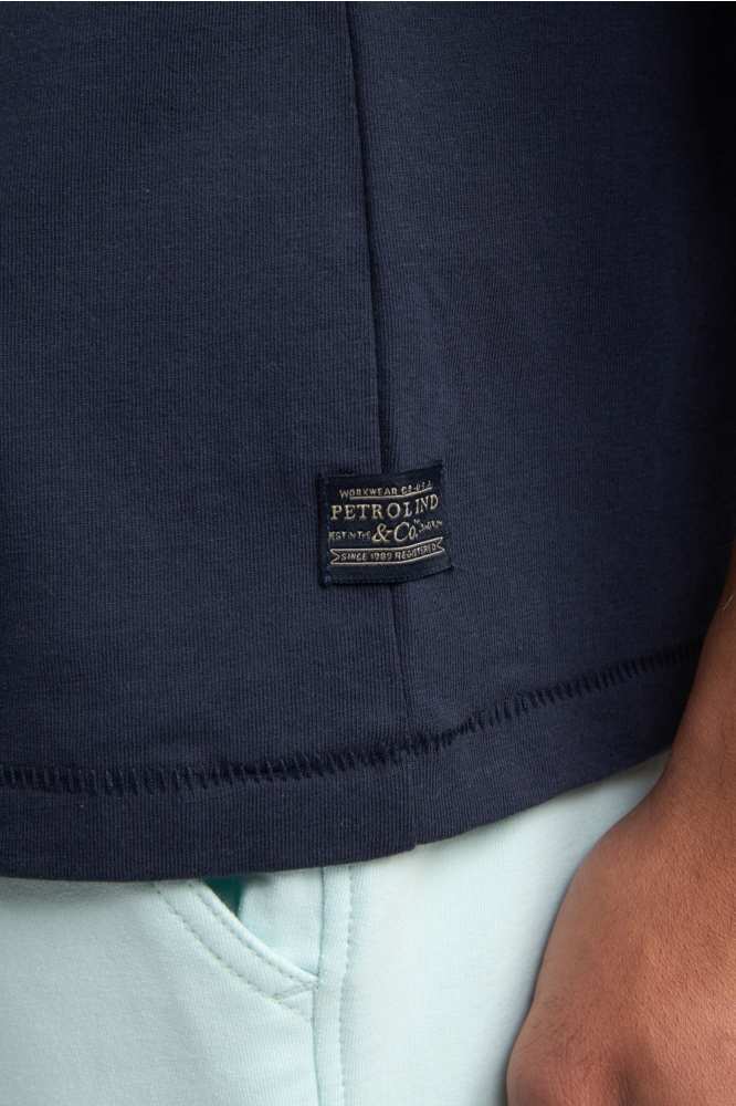 Petrol Industries blauwe heren t-shirt | Close up