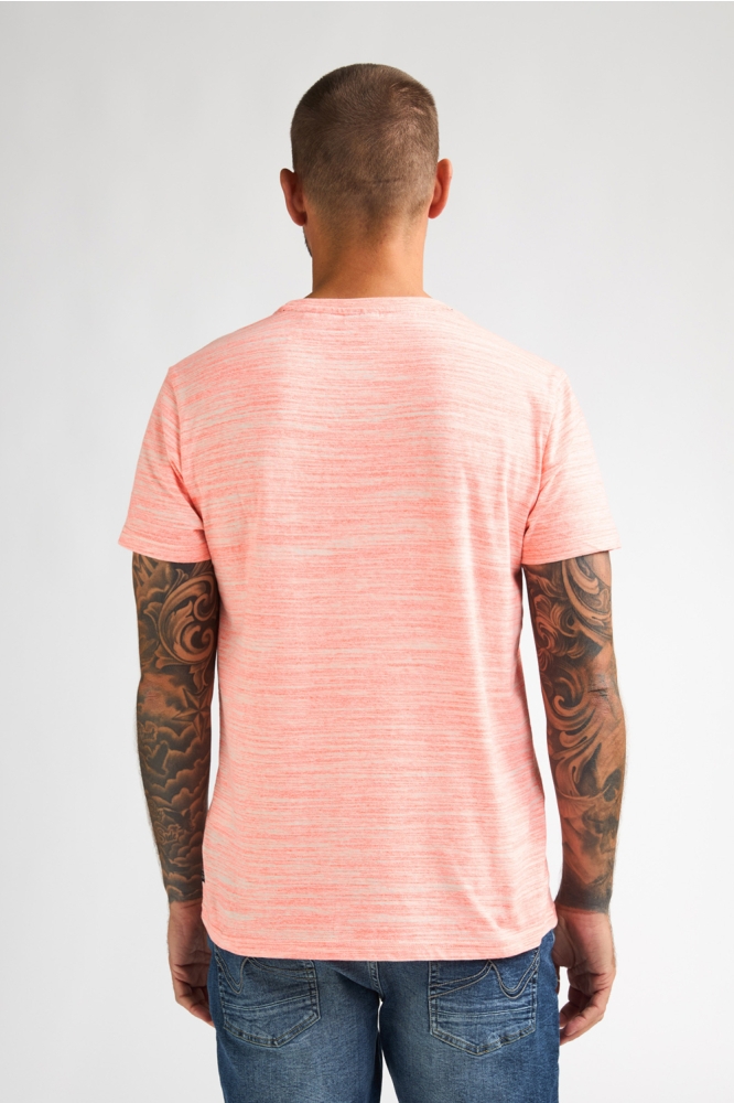 Petrol Industries oranje heren t-shirt | Model achteraanzicht