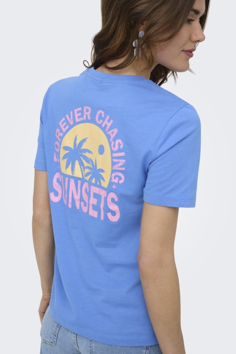 Only blauwe dames t-shirt | Model achteraanzicht
