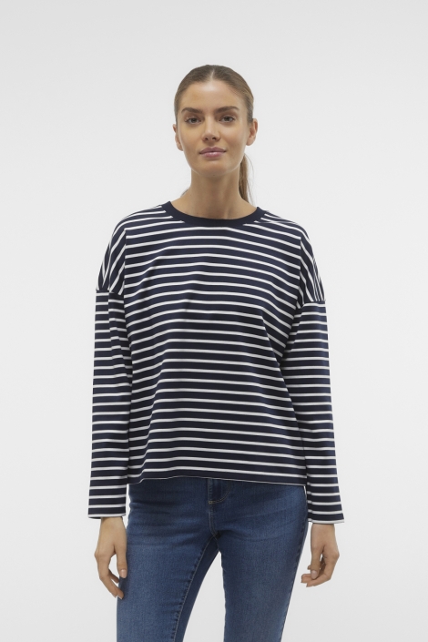 Vero Moda blauwe dames t-shirt | Model vooraanzicht