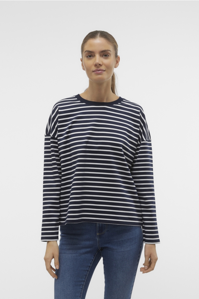 Vero Moda blauwe dames t-shirt | Model vooraanzicht