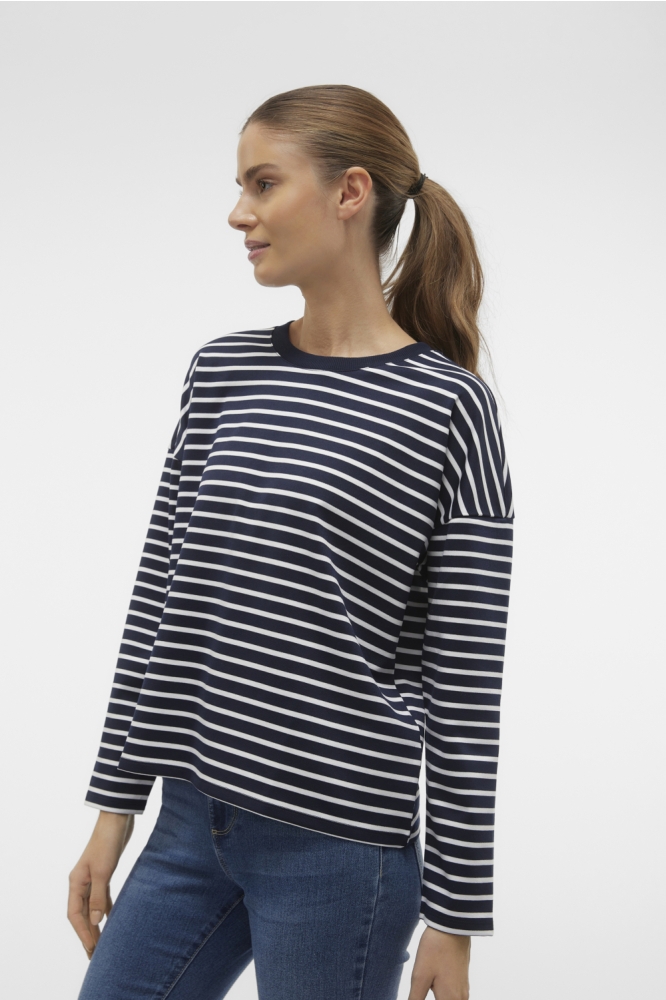 Vero Moda blauwe dames t-shirt | Model zijaanzicht