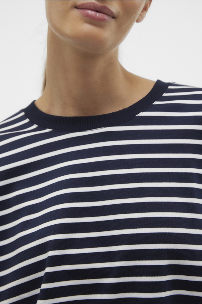 Vero Moda blauwe dames t-shirt | Close up
