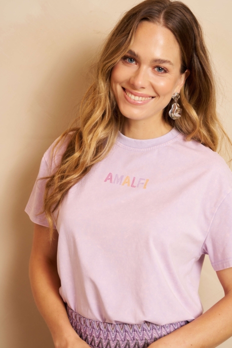 Lofty Manner paarse dames t-shirt | Model vooraanzicht