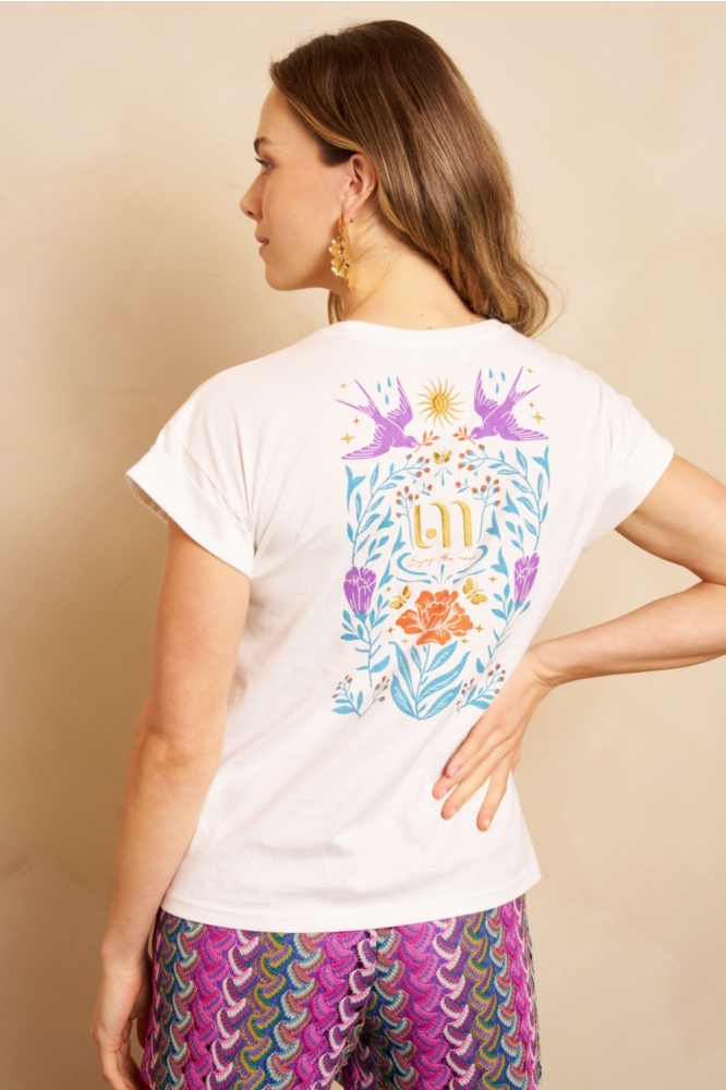 Lofty Manner witte dames t-shirt | Model achteraanzicht