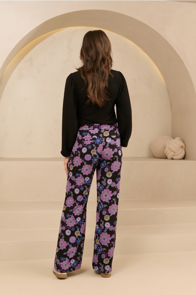 Lofty Manner zwarte dames t-shirt | Model