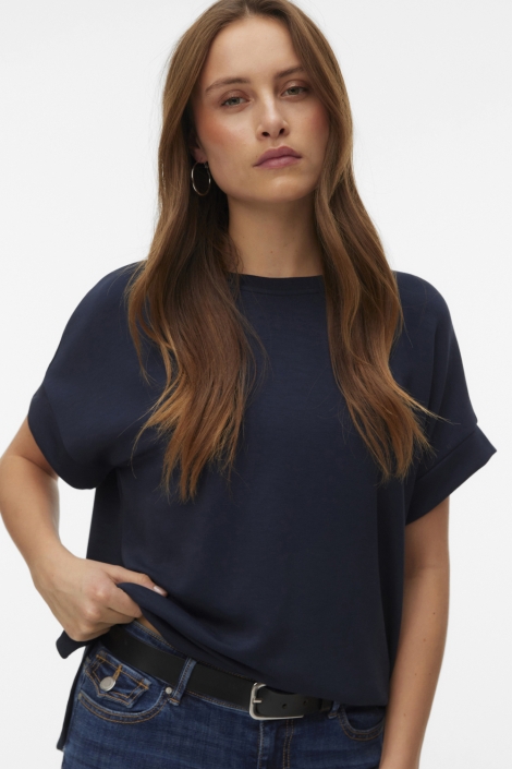 Vero Moda blauwe dames t-shirt | Model vooraanzicht