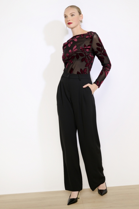 LolaLiza zwarte dames t-shirt | Model