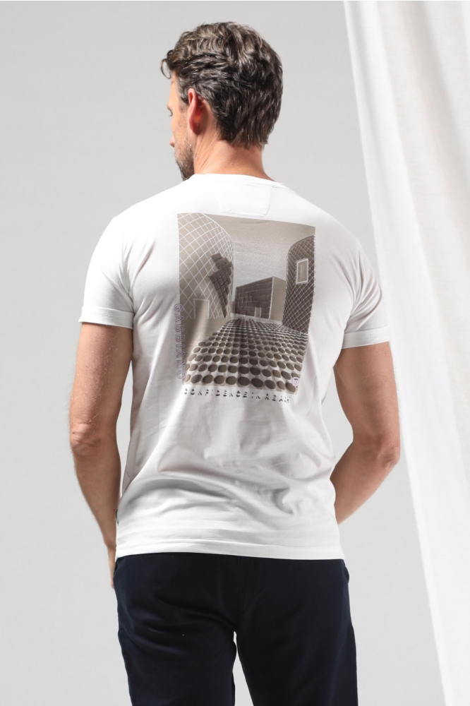 Gabbiano ecru heren t-shirt | Model achteraanzicht