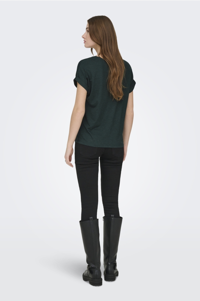 Only groene dames t-shirt | Model achteraanzicht