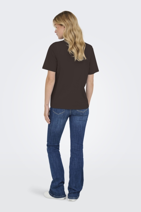 Jacqueline de Yong bruine dames t-shirt | Model achteraanzicht