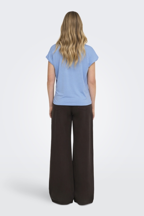 Only blauwe dames t-shirt | Model