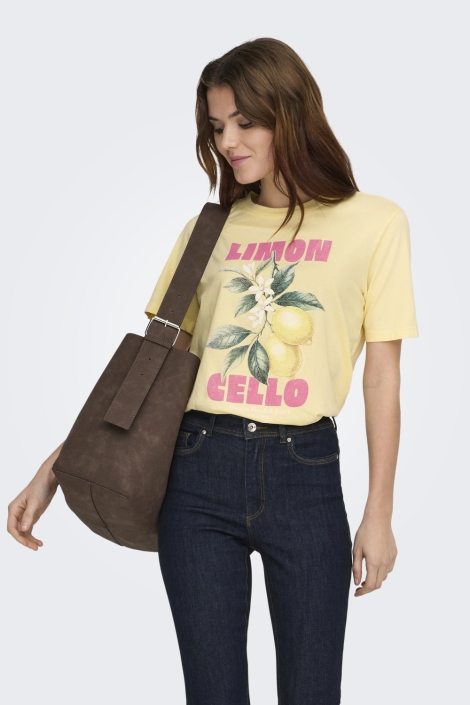 Only gele dames t-shirt | Model vooraanzicht