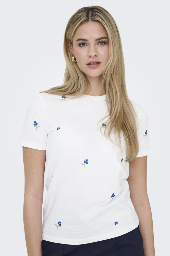 Only witte dames t-shirt | Model vooraanzicht