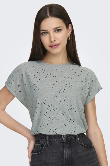 Only groene dames t-shirt | Model vooraanzicht