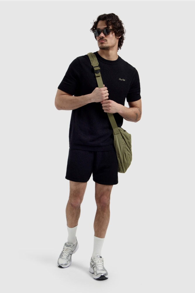 Pure Path zwarte heren trui | Model vooraanzicht