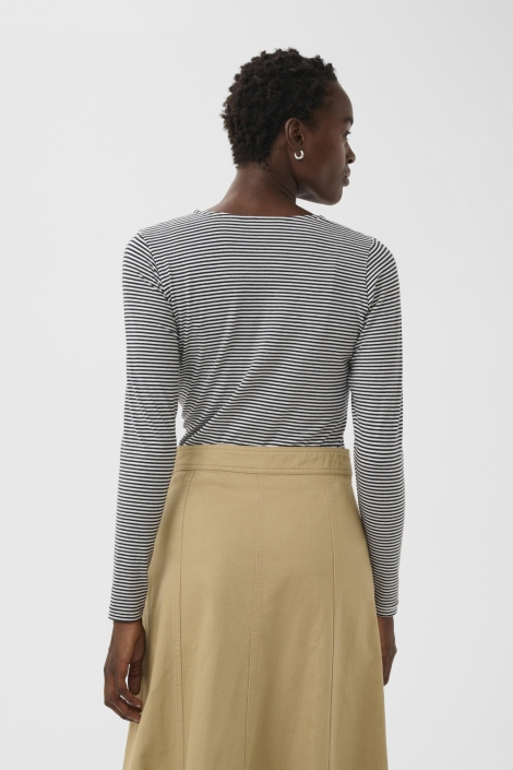 Part Two blauwe dames t-shirt | Model achteraanzicht