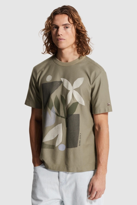 Cast Iron groene heren t-shirt | Model vooraanzicht