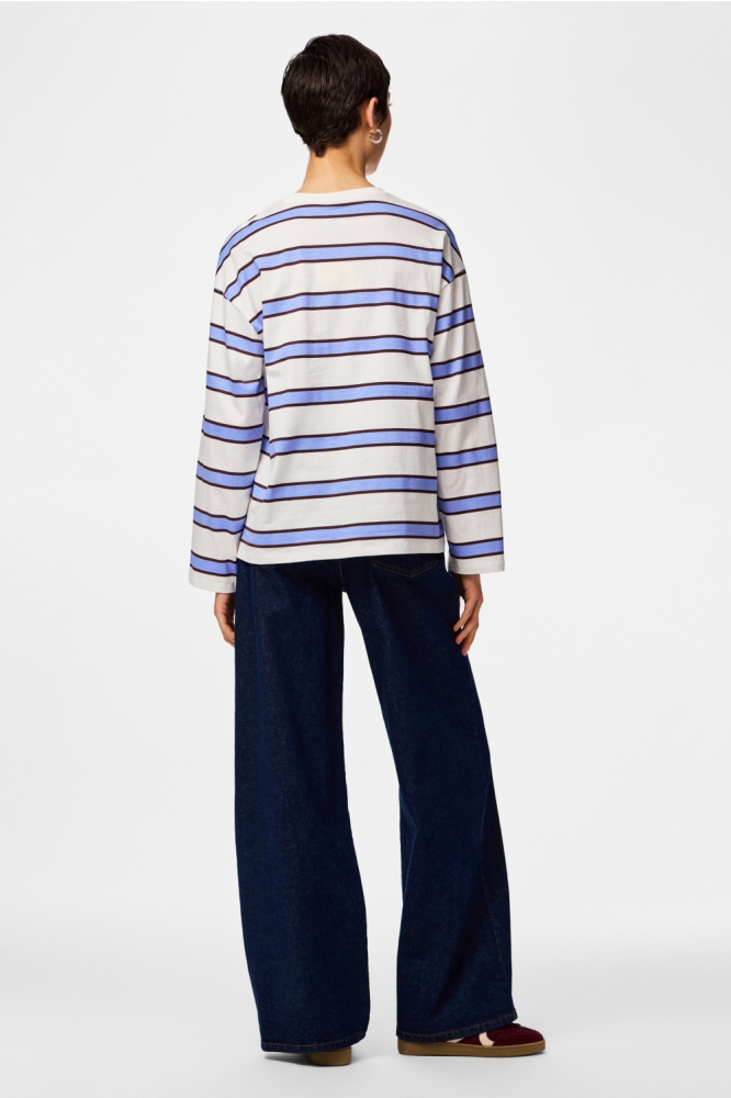 Pieces blauwe dames t-shirt | Model achteraanzicht